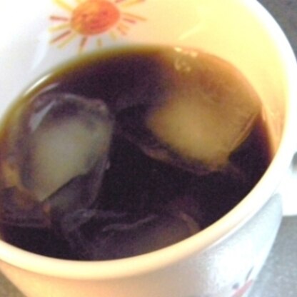 さっきのお芋と一緒に頂いたのがこちら(≧▽≦)♪水出しコーヒーでアイスで作ったよ～☆黒蜜アイスコーヒーでおやつも一層進んじゃうわｗ　夏痩せ・・縁が無いな～ｗ